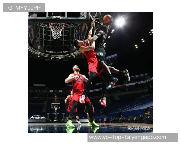 爱德华兹半场表现抢眼13投6中砍下并列最高16分助力球队奋勇争先